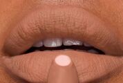 AVON Hydramatic Matte matowa szminka z kwasem hialuronowym kolor honey - 2